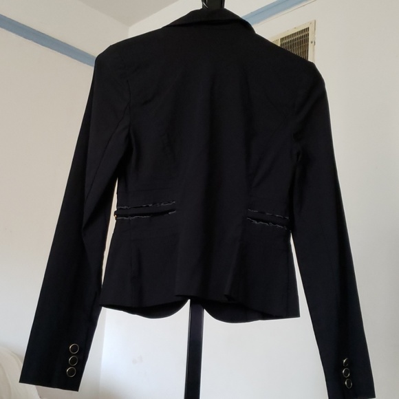 Blazer - Picture 2 of 5